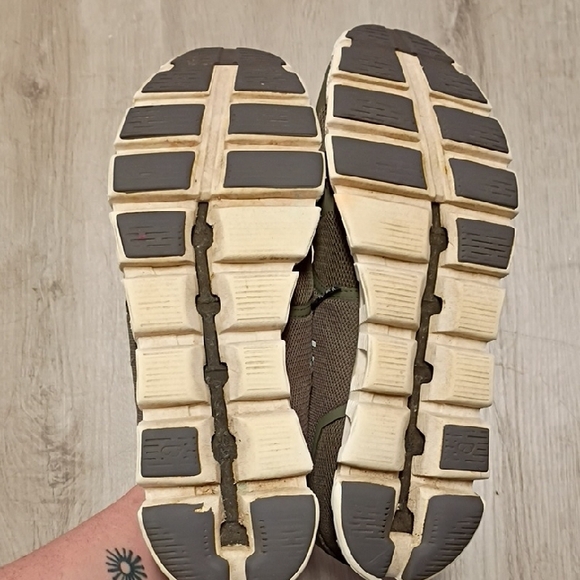 On Running Men's Green and Cream Athletic Shoes - Picture 3 of 4